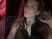 Opzoek naar wat spanning en ben je wat nieuwsgieirig naar deze ondeugende jonge milf? Hebben mijn looks je nieuwsgierig gemaakt of was het stiekem dat gespierde kontje?
Mijn lange haren of me heldere blauwe ogen?Laten we heerlijk samen kletsen en vertel mij jou fantasie, bij mij kun je alles zeggen! Het blijft ons geheimpje!Wie weet loopt de spanning zo hoog op dat we samen een heerlijk avontuurtje beleven en intens genieten.. Ik wacht op je.. Liefs