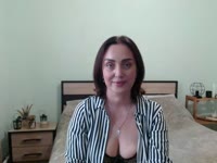 I am beautiful, always attract attention. Visitors will be interested to spend time with me after seeing me!