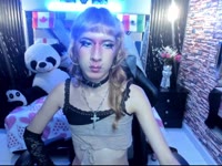 I am a trans woman with lots of style, confident and authentic. I love expressing myself through fashion, makeup, and every detail that makes me feel like myself. I