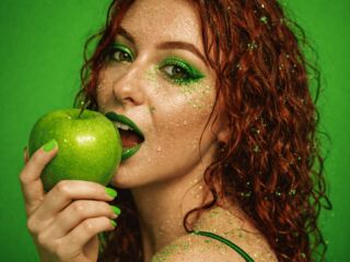 camgirl masturbating with sextoy BiancaFlame