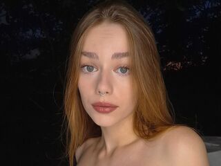 hot striptease cam EmilliaFox