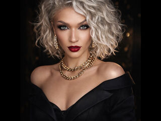 nude webcam EmmaAmstrong