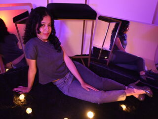 anal sex cam KyaraLux