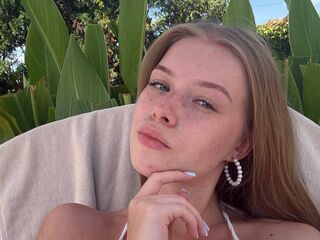 topless girl LashandaWeider