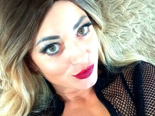 free adult cam picture LionessoneForu