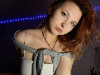 bedroom webcam MaudieTuttle