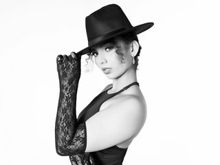 fingering girl webcam picture VeraBellucci