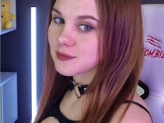 naughty camgirl masturbating with vibrator DynaBae