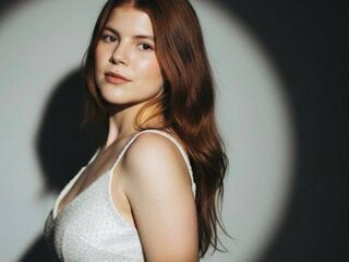 camwhore masturbating with dildo OliviaaRothwel