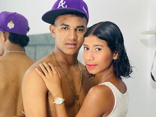 naughty camcouple masturbating with vibrator KattyANDLuis