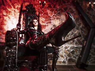 femdom camgirl IsisKnox