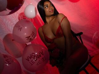 camgirl playing with dildo AdaraZaens