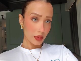 mastubating web cam girl AdrianaRossetti