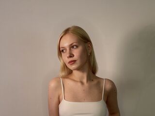 girl chatroom AishaNaeher