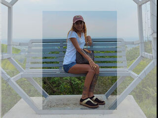 camwhore masturbating with sextoy Akhisha