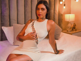 naughty camgirl picture AlannaBenz