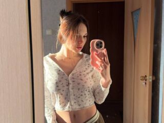 camslut naked AliceCahly
