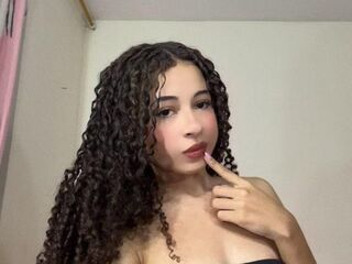 camgirl playing with dildo AmandaFerri