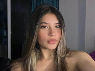 camgirl playing with vibrator AmberCasanova