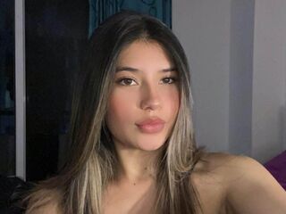 beautiful webcam girl AmberCuellar