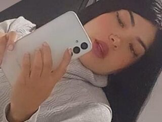 camwhore fingering pussy AmyMartins