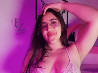 beautiful webcamgirl AmyVele