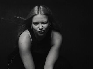 naked cam girl picture AngellaMaulin