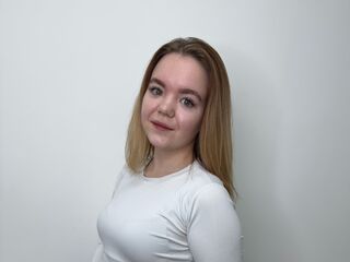 free live chatroom AnnisAnness