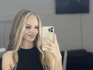 nude gamgirl ArinaRis