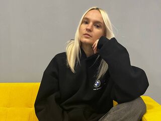 cam girl masturbating with sextoy AshleyAngels