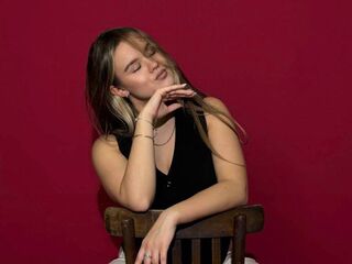 camwhore masturbating with sextoy AureliaChirico