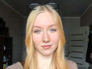 camslut webcam video AvelinaSeide