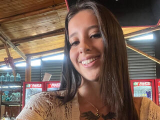 camgirl chatroom BellaLeroi
