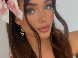 erotic cam video BellaSophiaSky