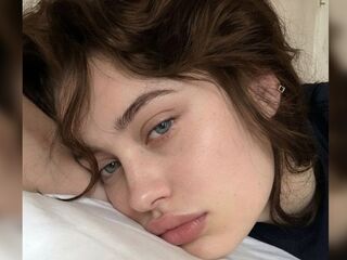 sexy webcamgirl picture BrettOpher