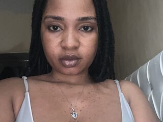 livesex cam girl CarolineJames