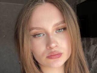 free live chatroom CarylonPreis