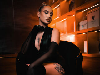 girl topless ChloeGracey