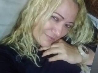 cam girl fingering ClauWhite