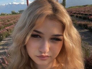 cam girl sex photo CloudyFox