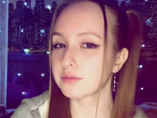 hot cam girl masturbating with dildo CortneyMoran