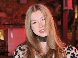 free adultcam DainaThroneberry