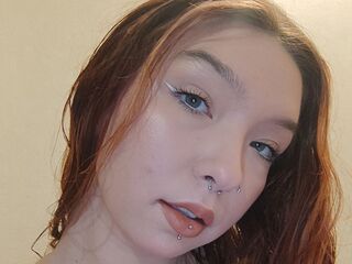 closeup webcam DareleneEves