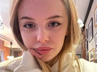 cam girl masturbating DevonaBradner