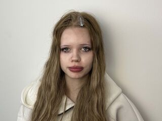 naughty camgirl DorindaHeyden