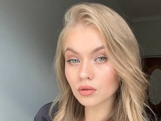 camgirl videochat ElaraBrooks