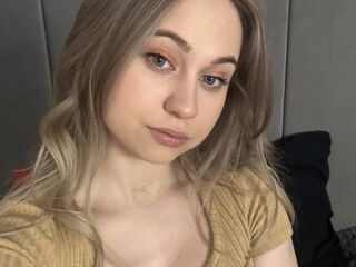 camgirl masturbating with dildo ElisabethCrysten