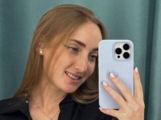 topless webcamgirl ElizabethKitchen