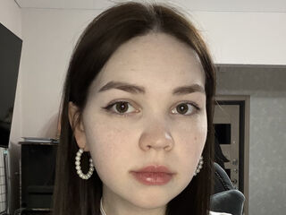 free video chat EmiliRoyzi