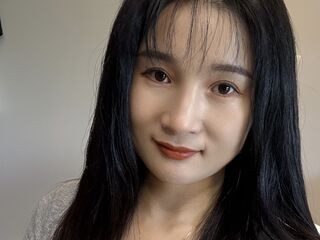 camslut showing pussy Emilyellow